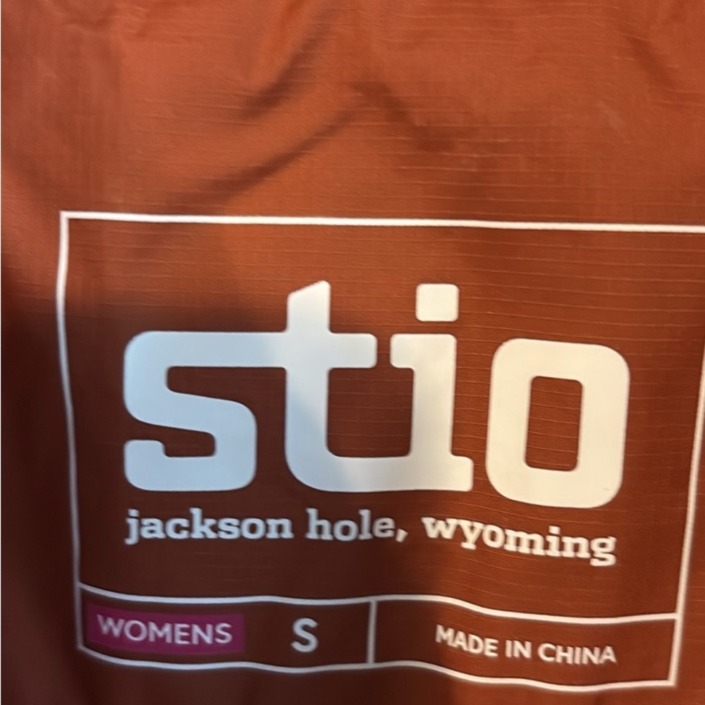 Stio Women's Sky Crest Jacket in Rust - Picture 6 of 6